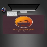 Tapis de souris géant Feel The freedom on the road
