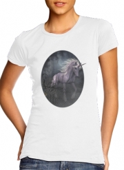 T-Shirt Manche courte cold rond femme A dreamlike Unicorn walking through a destroyed city