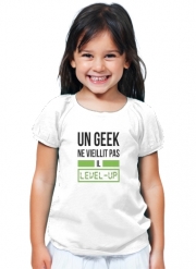 T-Shirt Fille Un Geek ne vieillit pas il level up