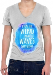 T-Shirt homme Col V Chrétienne - Even the wind and waves Obey him Matthew 8v27