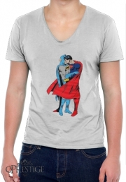 T-Shirt homme Col V Superman And Batman Kissing For Equality