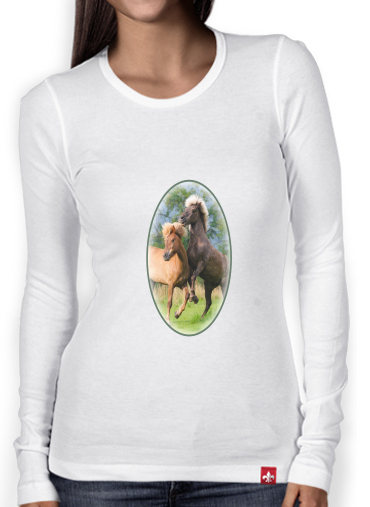T-Shirt femme manche longue Deux chevaux islandais cabrés, jouent ensemble dans le pré