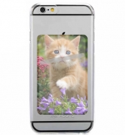 Porte Carte adhésif pour smartphone Bébé chaton mignon marbré rouge dans le jardin