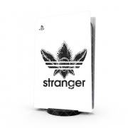 Autocollant Playstation 5 - Skin adhésif PS5 Stranger Things Demogorgon Monstre Parodie Adidas Logo Serie TV