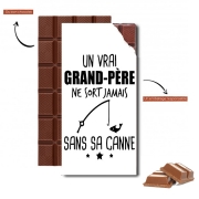 Tablette de chocolat personnalisé Un grand pere ne sort jamais sans sa canne Cadeau pecheur